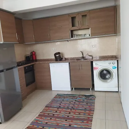 Modern Flat Walk To Shops, Cafes Harbour 2 Bedroom *